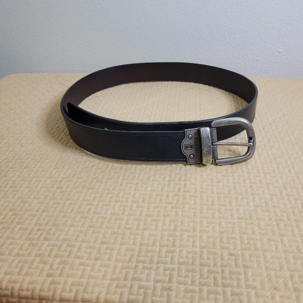 Fossil men's black leather belt size L 44.5in length
